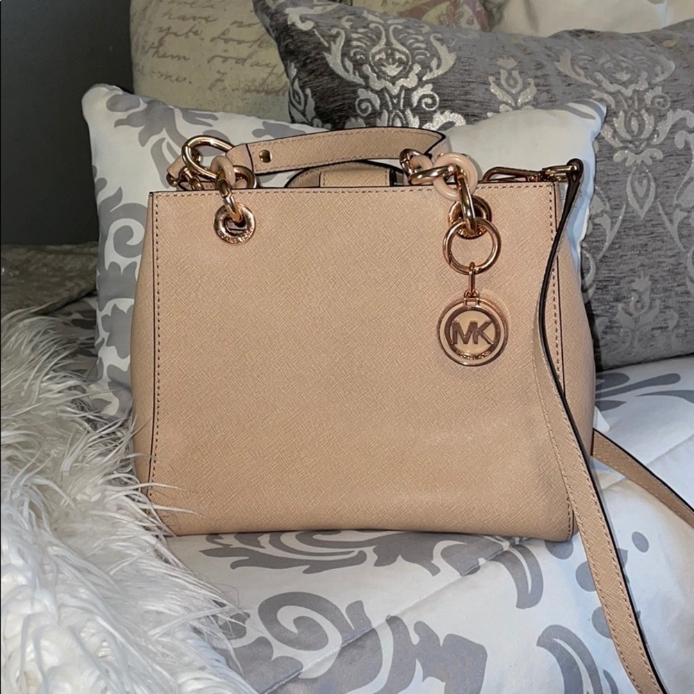 Selling Michael Kors pale pink purse & wallet